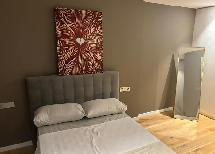 Chalet Barcelona بيت للعطل *